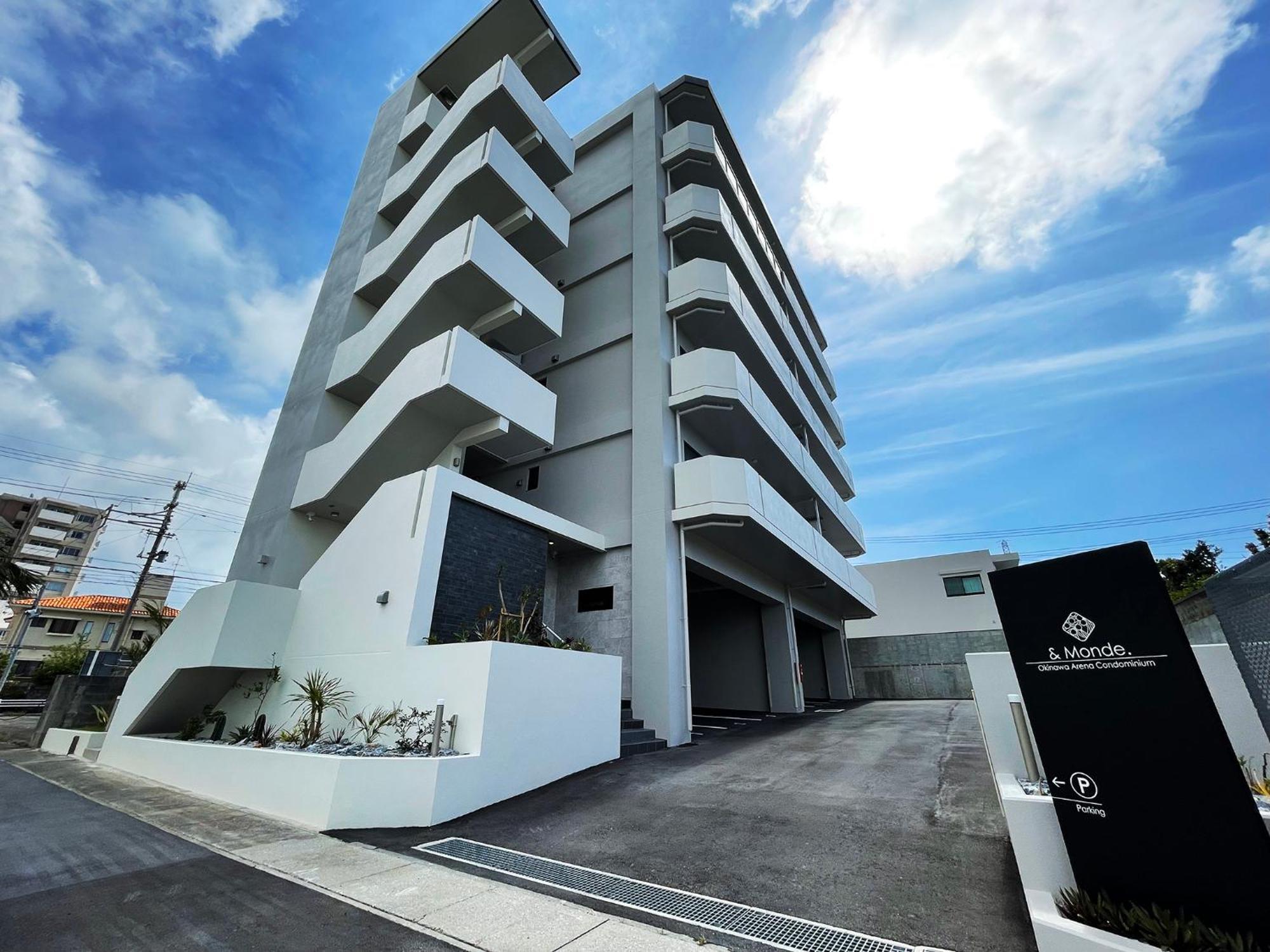 ＆Monde. Okinawa Arena Condominium Exteriör bild